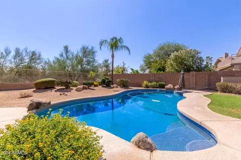 4381 E Lariat Ln, Phoenix, AZ 85050 photo 14