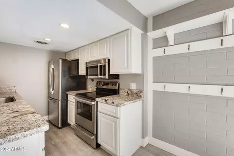 1045 N Granite Reef Rd, Scottsdale, AZ 85257