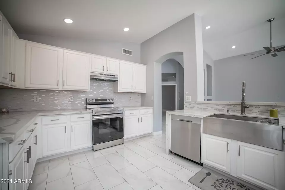 Kitchen - 7469 W Monona Dr, Glendale, AZ 85308 photo 2 of 2