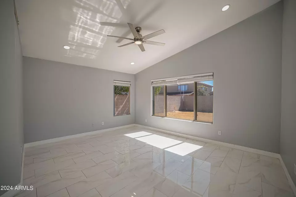 Living - 7469 W Monona Dr, Glendale, AZ 85308 photo 4 of 4