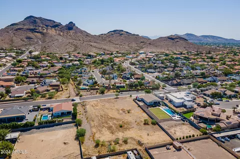 1516 E Paradise Ln #-, Phoenix, AZ 85022