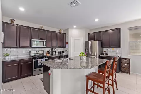 91 E Liberty Ln, Gilbert, AZ 85296 photo 2