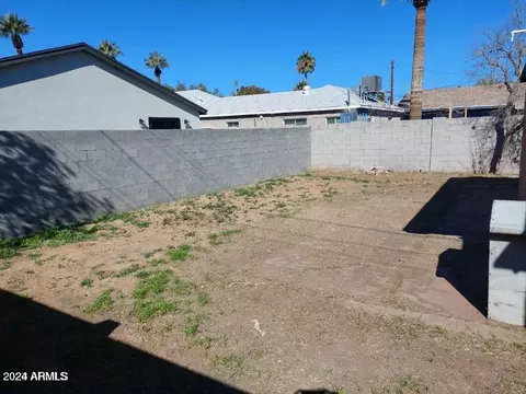 634 E Clarendon Ave, Phoenix, AZ 85012 photo 12