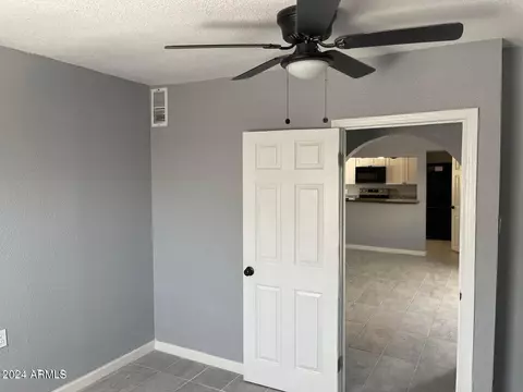 634 E Clarendon Ave, Phoenix, AZ 85012 photo 11