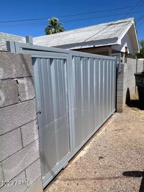 634 E Clarendon Ave, Phoenix, AZ 85012 photo 2