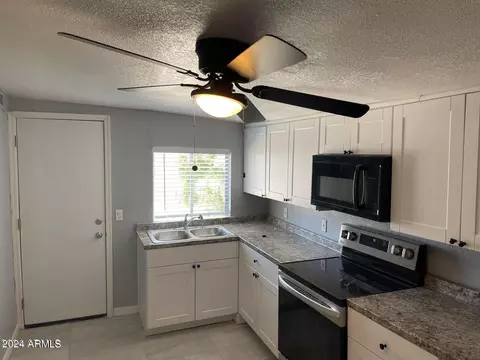 634 E Clarendon Ave, Phoenix, AZ 85012 photo 7