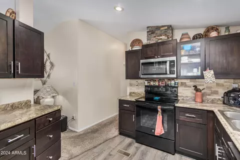 340 N Pinal Dr, Apache Junction, AZ 85120 photo 9