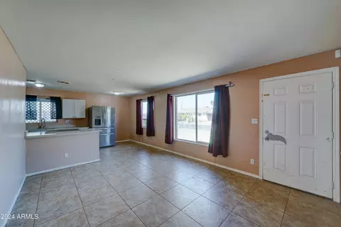 2215 E Nancy Ln, Phoenix, AZ 85042 photo 6