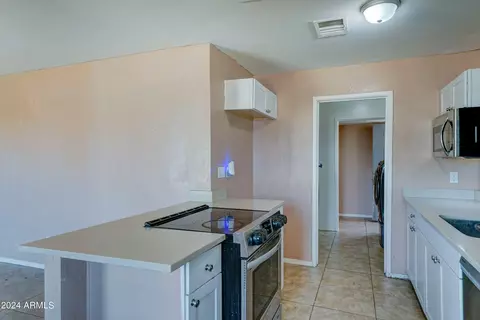 2215 E Nancy Ln, Phoenix, AZ 85042 photo 12