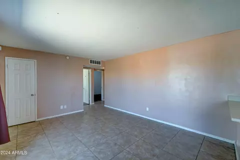 2215 E Nancy Ln, Phoenix, AZ 85042 photo 8