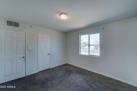 2215 E Nancy Ln, Phoenix, AZ 85042 photo 14