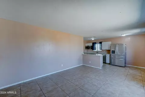 2215 E Nancy Ln, Phoenix, AZ 85042 photo 5