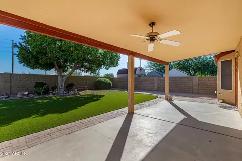 7541 E Greenway Cir, Mesa, AZ 85207 photo 11