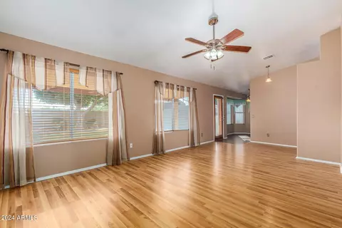 7541 E Greenway Cir, Mesa, AZ 85207 photo 4