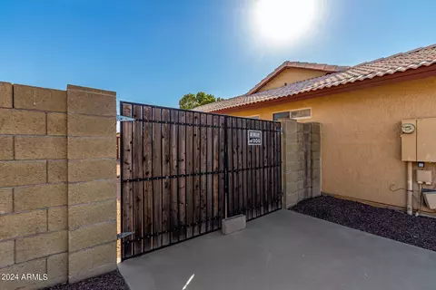 7541 E Greenway Cir, Mesa, AZ 85207 photo 17