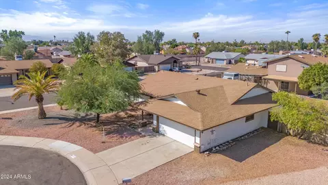 6036 W Zoe Ella Way, Glendale, AZ 85306