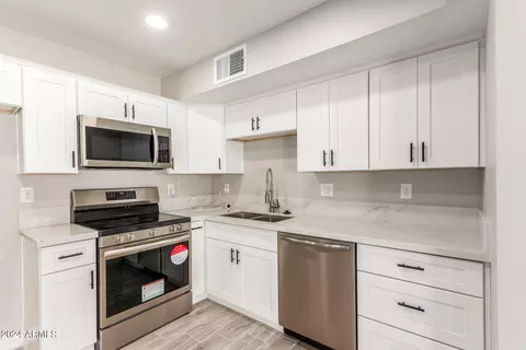 9235 S 8th Ave, Phoenix, AZ 85041 photo 8