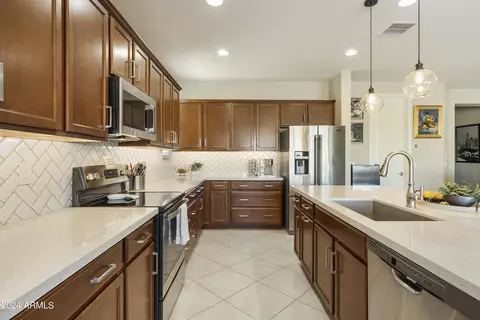 Kitchen - 10566 E Twister Ave, Mesa, AZ 85212 photo 3 of 8