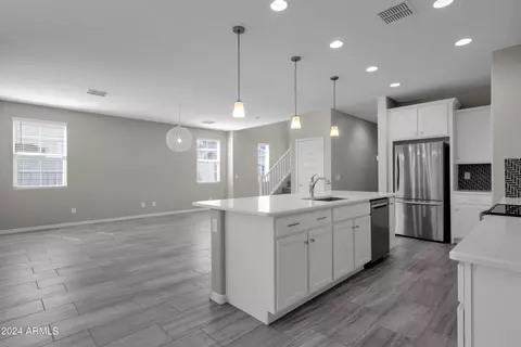 905 S Canal Dr #22, Chandler, AZ 85225