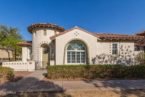 882 S Henry Ln, Gilbert, AZ 85296