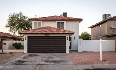 4912 W Gelding Dr, Glendale, AZ 85306