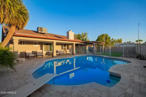 Exterior - 950 E Inca St, Mesa, AZ 85203 photo 3 of 5