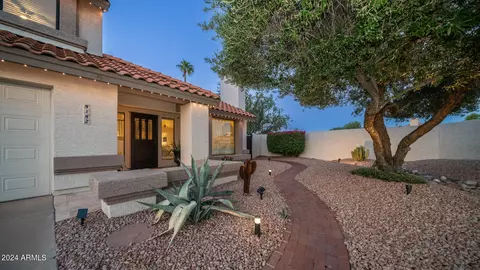 4142 E Thistle Landing Dr, Phoenix, AZ 85044