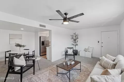 4728 E Belleview St, Phoenix, AZ 85008 photo 4