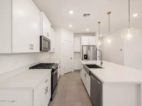 16032 W Hackamore Dr, Surprise, AZ 85387 photo 10