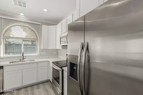 1813 E Donner Dr, Phoenix, AZ 85042 photo 17