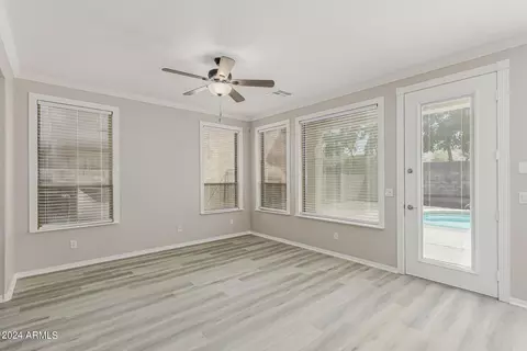 1813 E Donner Dr, Phoenix, AZ 85042 photo 10