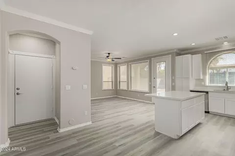 1813 E Donner Dr, Phoenix, AZ 85042 photo 9