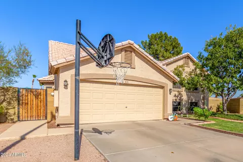 831 N Owl Dr, Gilbert, AZ 85234 photo 4