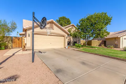 831 N Owl Dr, Gilbert, AZ 85234 photo 3
