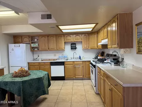 Kitchen - 308 E Lancaster Ct, Florence, AZ 85132 photo 5 of 7