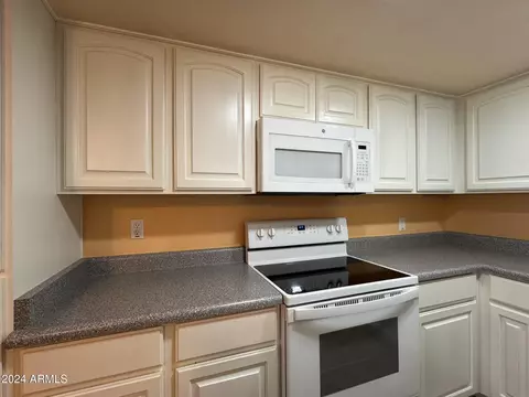 Kitchen - 308 E Lancaster Ct, Florence, AZ 85132 photo 2 of 7