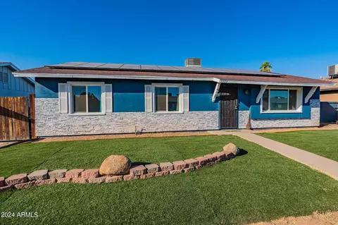 5322 W Mauna Loa Ln, Glendale, AZ 85306