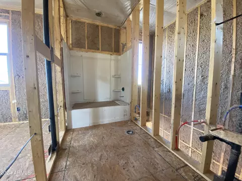 Bath - 25932 N 22nd Ln, Phoenix, AZ 85085 photo 1 of 2