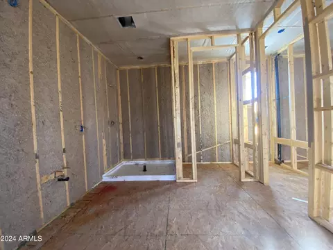 Bath - 25932 N 22nd Ln, Phoenix, AZ 85085 photo 2 of 2