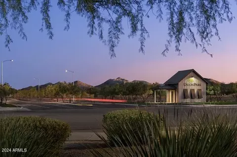 Exterior - 25932 N 22nd Ln, Phoenix, AZ 85085 photo 8 of 9