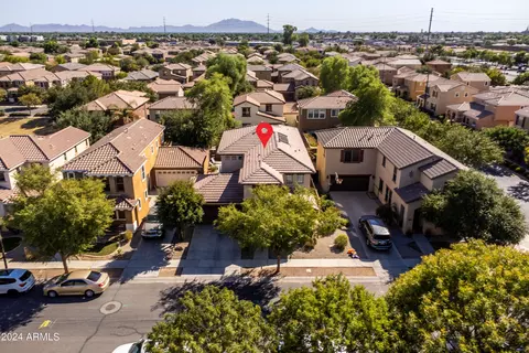 View/Area - 3255 E Milky Way, Gilbert, AZ 85295 photo 2 of 21