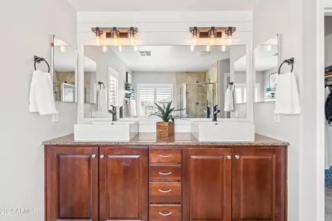 Bath - 3255 E Milky Way, Gilbert, AZ 85295 photo 4 of 5