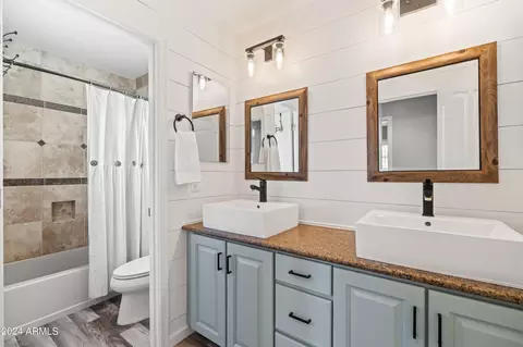 Bath - 3255 E Milky Way, Gilbert, AZ 85295 photo 5 of 5