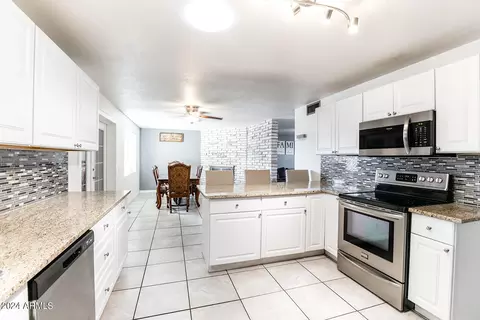 277 S Palo Verde Dr, Apache Junction, AZ 85120 photo 4