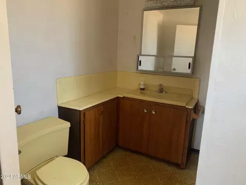 Bath - 439 W Pirtle Ave, Pirtleville, AZ 85626 photo 1 of 2