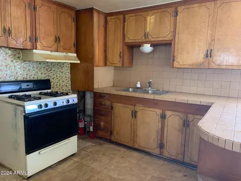 Kitchen - 439 W Pirtle Ave, Pirtleville, AZ 85626 photo 2 of 2