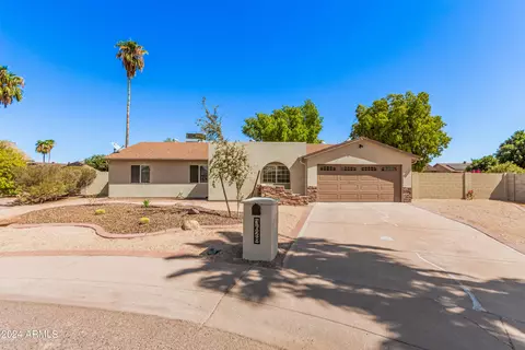 3628 E Greenway Ln, Phoenix, AZ 85032
