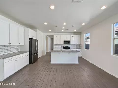 741 E Liberty Ln, Gilbert, AZ 85296 photo 12