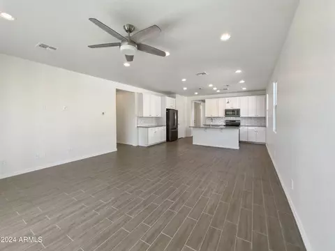 741 E Liberty Ln, Gilbert, AZ 85296 photo 3
