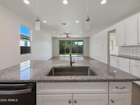 741 E Liberty Ln, Gilbert, AZ 85296 photo 14